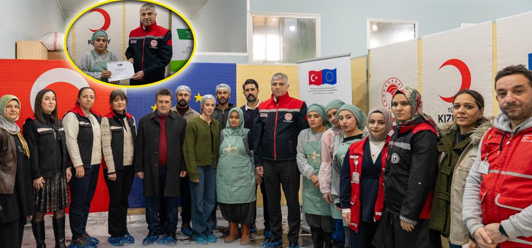 INSURE – Kırsal Alanlarda Mevsimlik Tarımsal Kapasitelerin Güçlendirilmesi Projesi Kapsamında Düzenlenen Kursta Sertifika Töreni Yapıldı